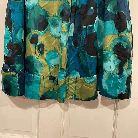 Colorful Satin Like Skirt. - Picture 3 of 9